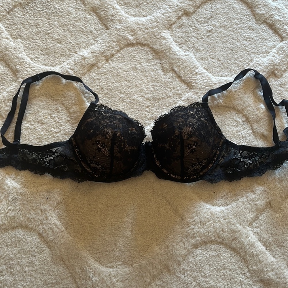 Victoria’s Secret Angels lightly padded bra size 34C